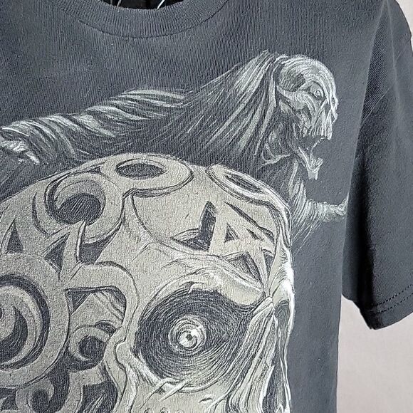 VAMPIRE Skull Black and Gray Graphic Shirt Small‎ - Picture 2 of 7